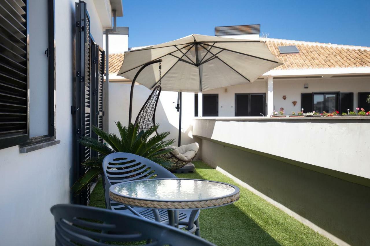 Apartamento Atico Real Suites Granada Ngoại thất bức ảnh